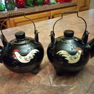 Black Ceramic Tea Kettle Salt & Pepper Shaker's. With Roosters & Wire Handles.